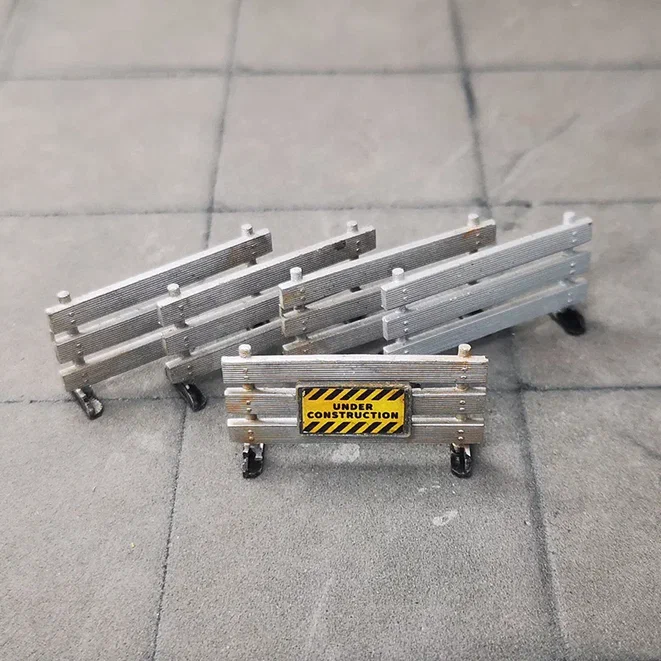 Construction fence in 1/64 scale