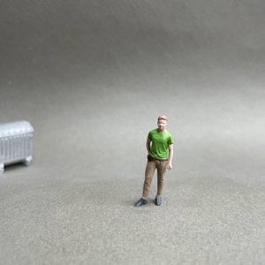 1-64 diorama people guy with a bag for Hotwheels Matchbox Greenlight Car Scene