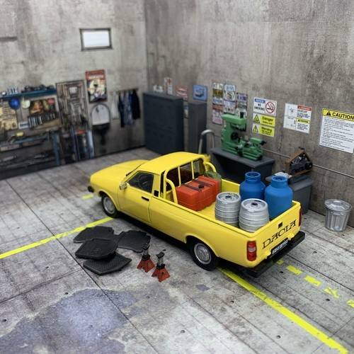 1-43 garage Diorama Gasoline Pack Gas Container Fuel Can