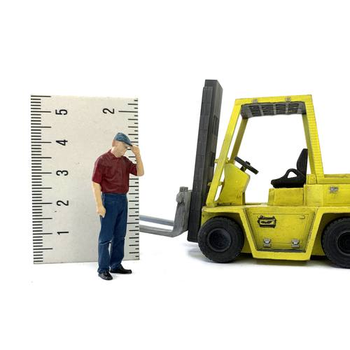 1-43 Scale Middle-Aged Male Figure for Dioramas with the car