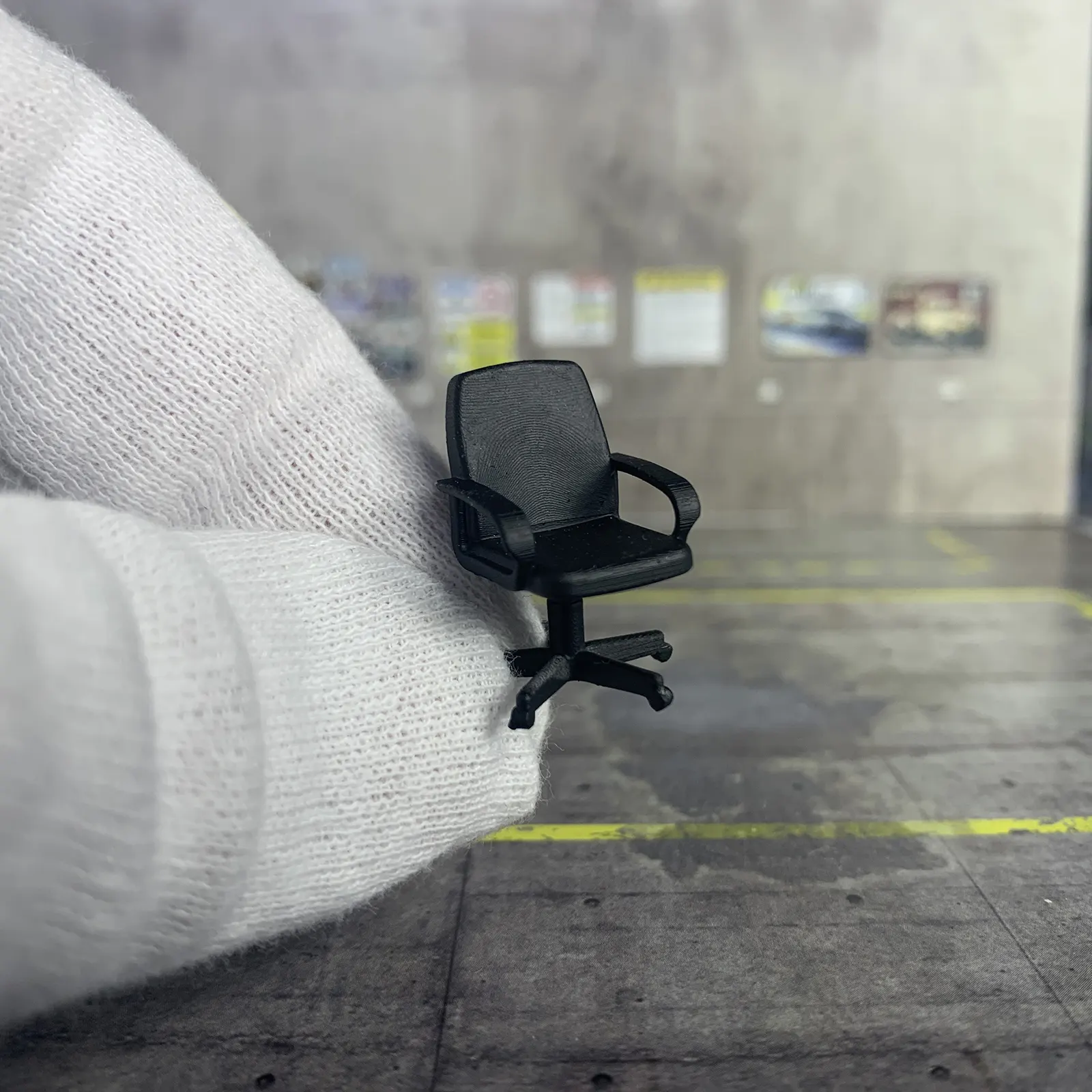 1-43 scale chairs for garage Diorama