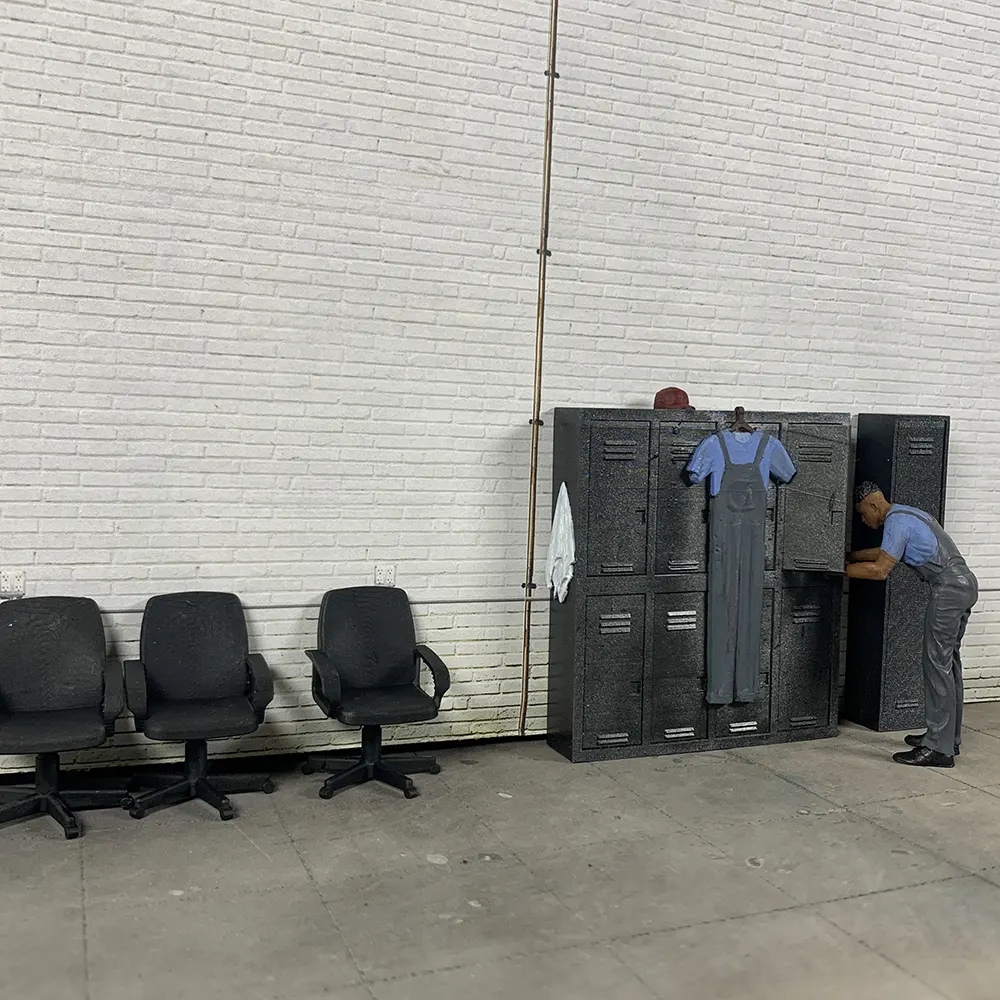 diorama garage lockers 1-24 scale